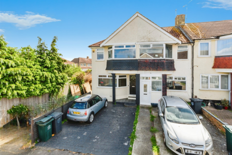 3 bedroom end of terrace house for sale
