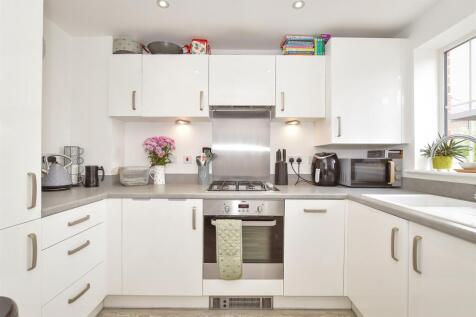 2 bedroom semi-detached house for sale