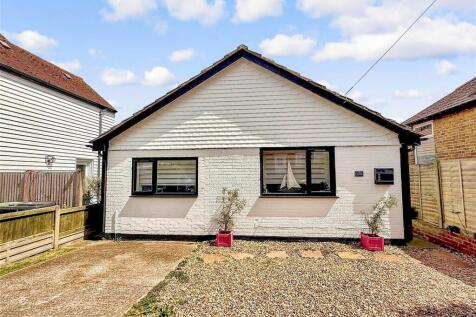 3 bedroom detached bungalow for sale
