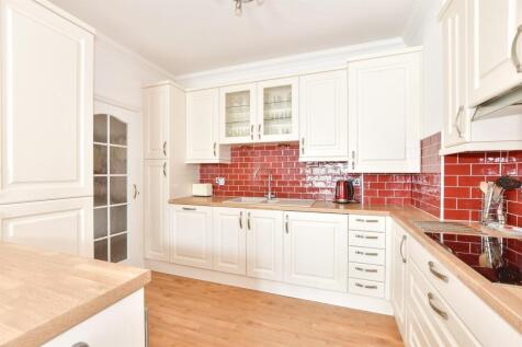 2 bedroom ground floor flat for sale