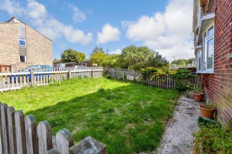 2 bedroom ground floor maisonette for sale