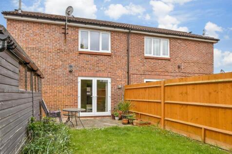 1 bedroom ground floor flat for sale
