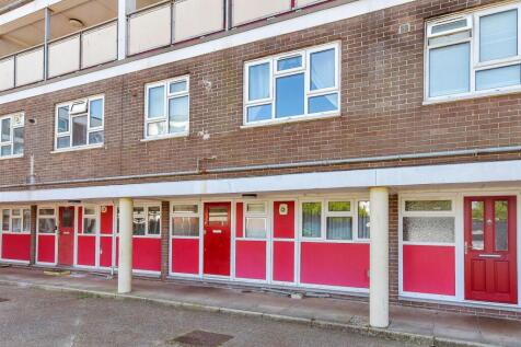 3 bedroom ground floor maisonette for sale