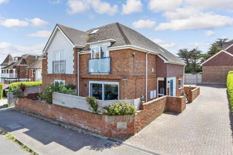2 bedroom ground floor flat for sale