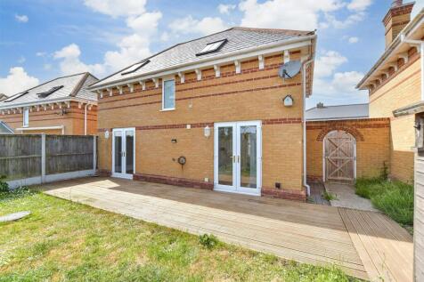 Station Cottages, Deal CT14 3 bed detached house for sale