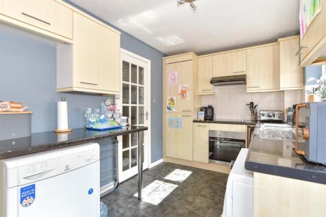 2 bedroom link detached house for sale