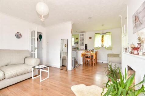 2 bedroom maisonette for sale