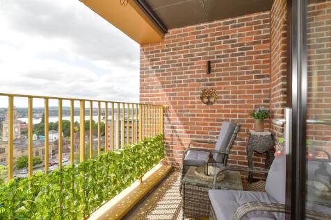 1 bedroom flat for sale