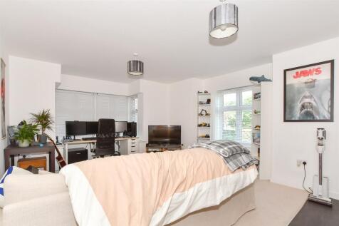 2 bedroom ground floor flat for sale