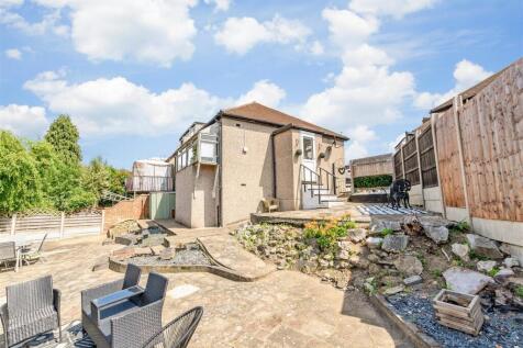2 bedroom semi-detached bungalow for sale