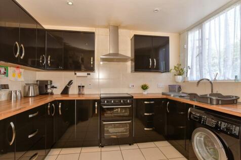 4 bedroom town house for sale