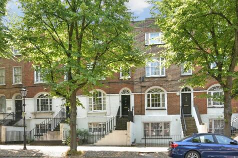 2 bedroom ground floor maisonette for sale