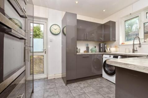 2 bedroom maisonette for sale