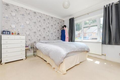 3 bedroom semi-detached bungalow for sale