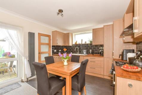 2 bedroom detached house for sale