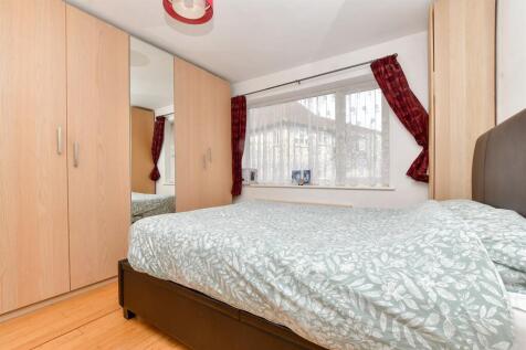 2 bedroom maisonette for sale