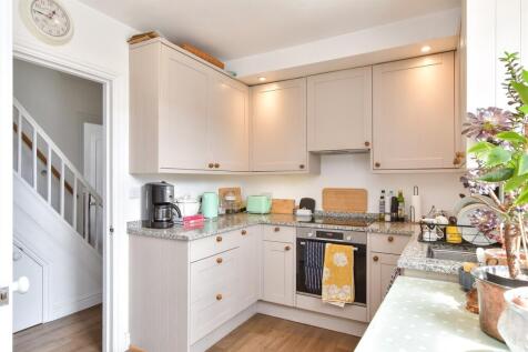 High Street, Lewes BN7 2 bed duplex for sale