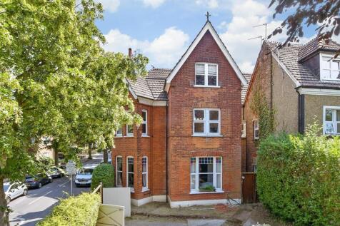 Studio flat for sale