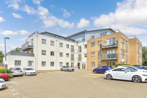 2 bedroom ground floor flat for sale