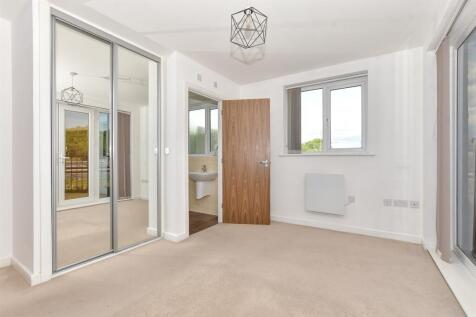 2 bedroom ground floor flat for sale