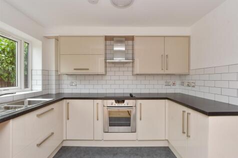 4 bedroom end of terrace house for sale
