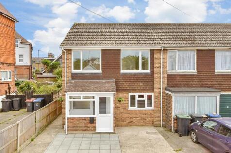 4 bedroom end of terrace house for sale