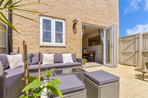 2 bedroom end of terrace house for sale