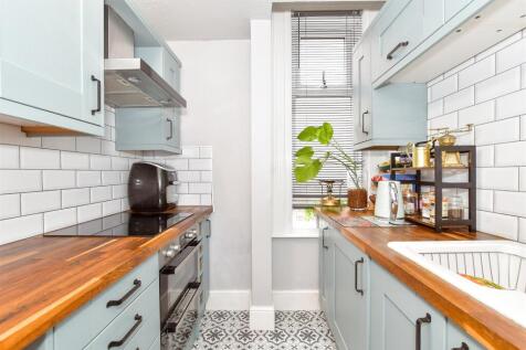 1 bedroom ground floor flat for sale
