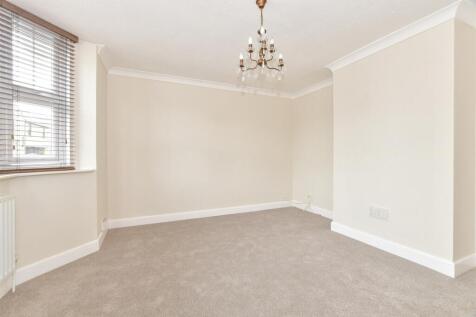 2 bedroom ground floor maisonette for sale