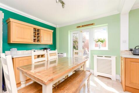 4 bedroom semi-detached house for sale
