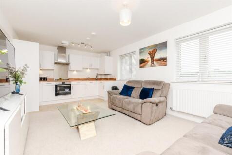 1 bedroom ground floor flat for sale
