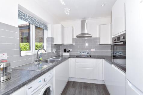 2 bedroom terraced bungalow for sale