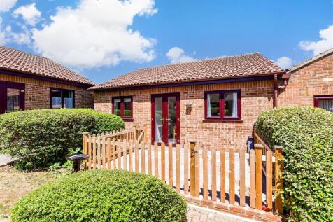 2 bedroom terraced bungalow for sale