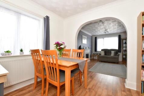 2 bedroom ground floor flat for sale