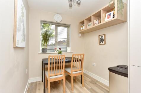 Leslie Ames Court, Gillingham ME8 2 bed semi