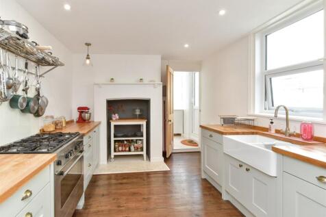 4 bedroom terraced house for sale