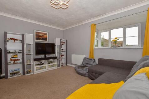 1 bedroom maisonette for sale