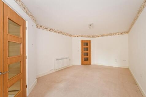 2 bedroom ground floor flat for sale