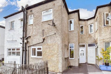 3 bedroom maisonette for sale