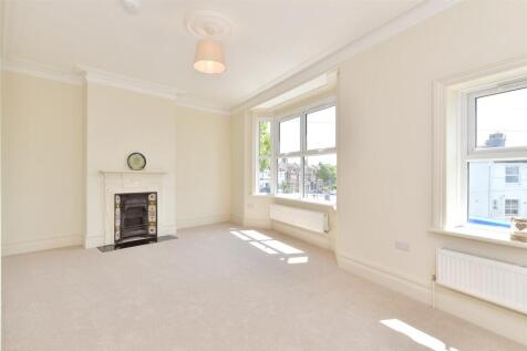 3 bedroom maisonette for sale
