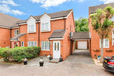 2 bedroom semi-detached house for sale
