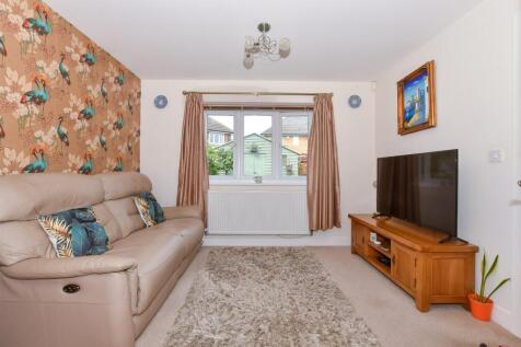 5 bedroom link detached house for sale