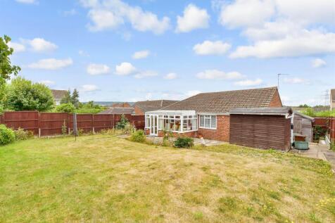 2 bedroom detached bungalow for sale