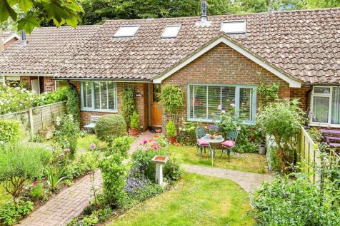 3 bedroom terraced bungalow for sale