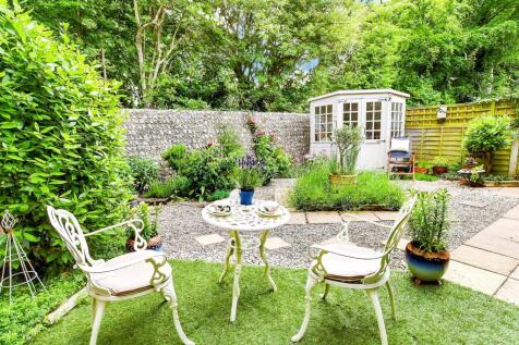 3 bedroom terraced bungalow for sale