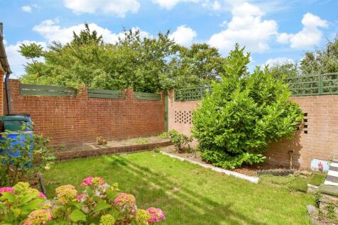 2 bedroom semi-detached bungalow for sale