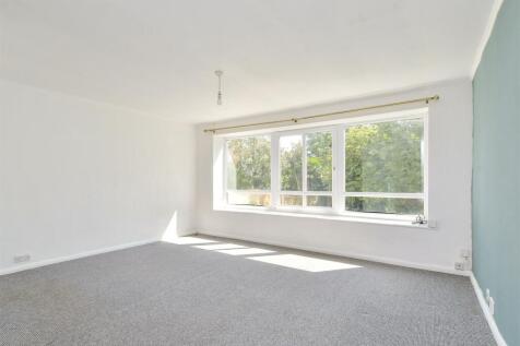 Studio flat for sale
