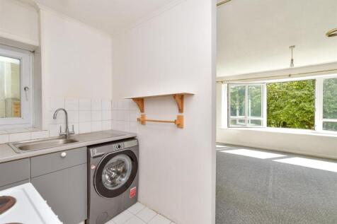 Studio flat for sale