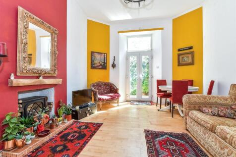 2 bedroom ground floor flat for sale