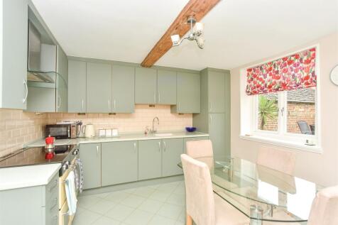 4 bedroom town house for sale